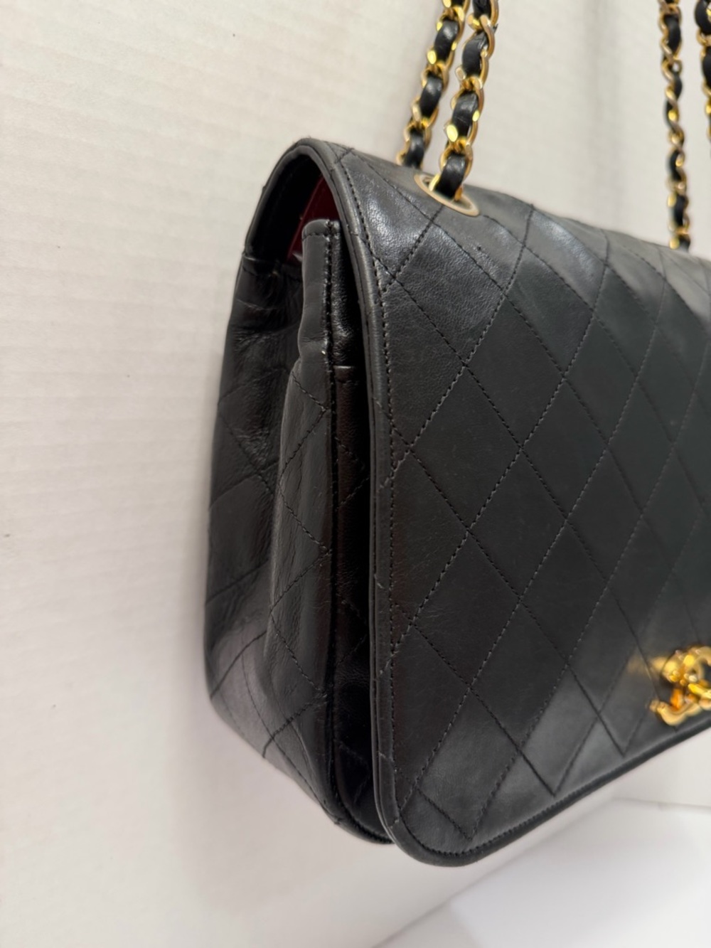 CHANEL Black Quilted Chain Strap Shoulder Bag with Gold Hardware Turn Lock - Picture 5 of 16